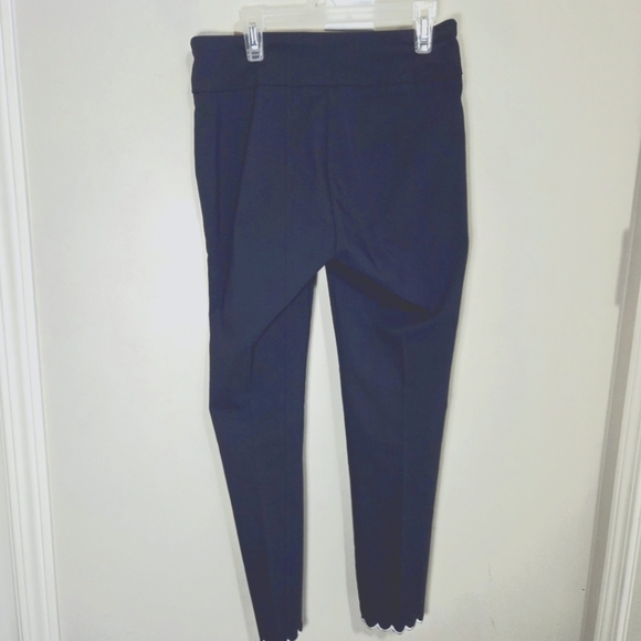 ⭐️Van Heusen Navy Stretch Ankle Pants With Scalloped Hem  Size 2 - Picture 2 of 4